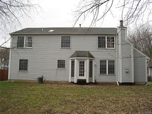 3rd image of 320 Garfield Ave