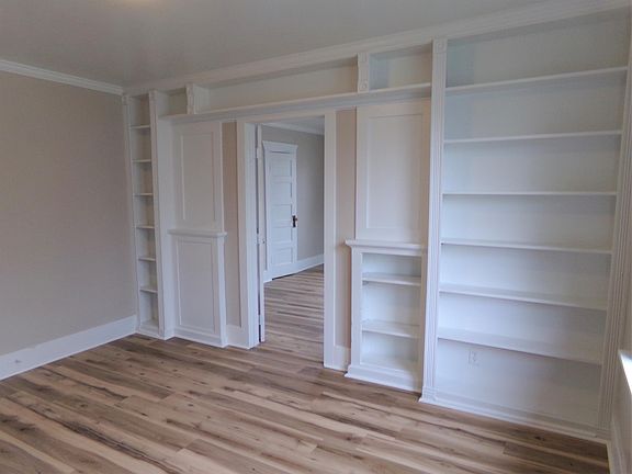 3rd image of 703 N 32nd St APT 4