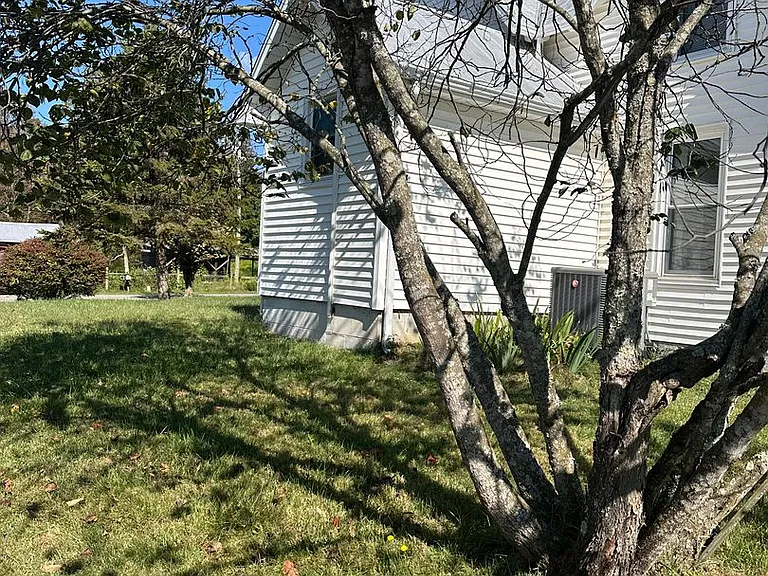 19427 Saturn Dr — Photo 33