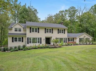52 Mile Dr, Chester, NJ 07930