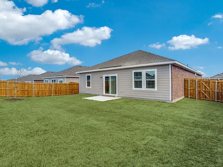 304 Briar Cv — Photo 10