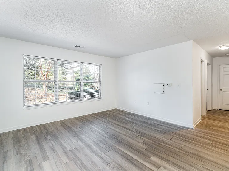 Reynolds Place Apartments — Photo 88