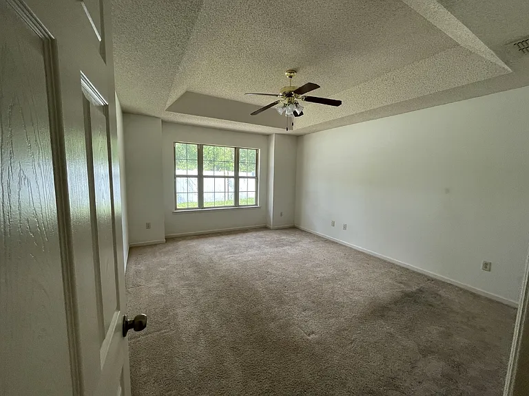 1925 Bluestone Loop — Photo 4