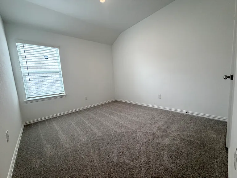 2608 Glacier Rd — Photo 6