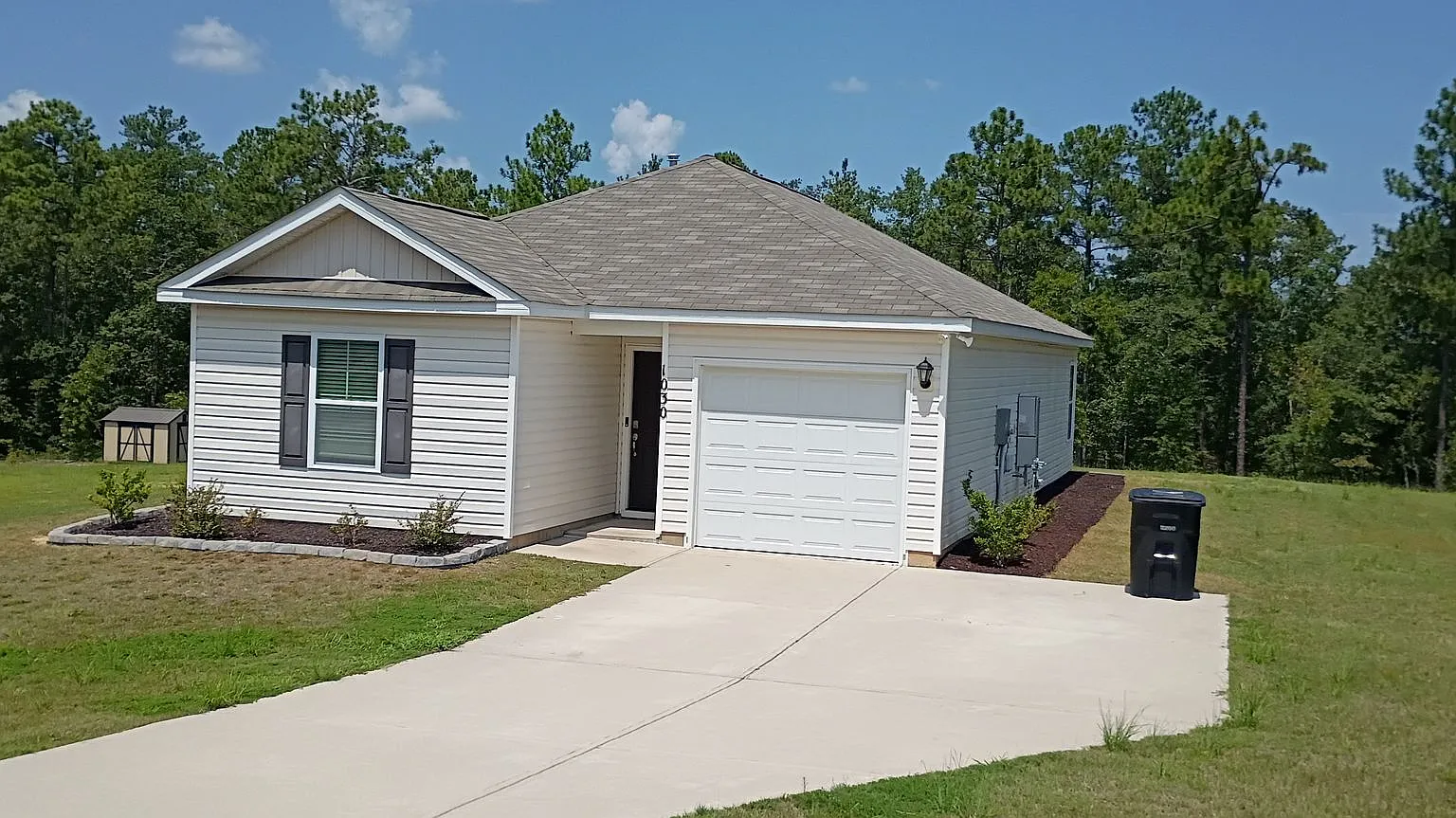 Adorable Three Bedroom Home Nestled in Lugoff SC — Photo 3
