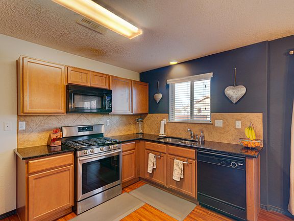 5th image of 3370 Campfire St