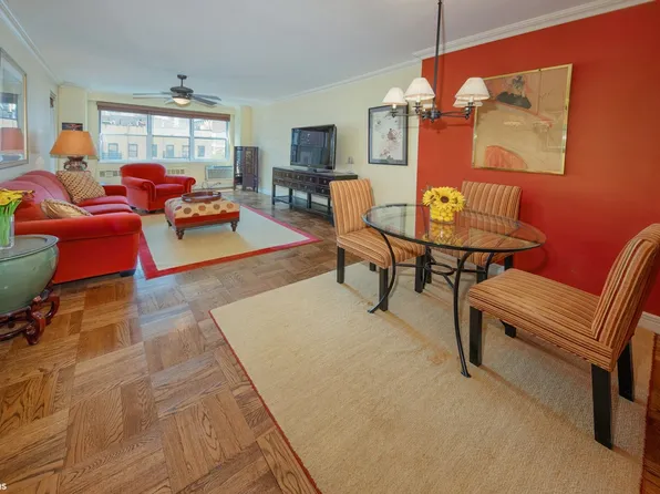 300 East 71st Street 6M image 1 of 16