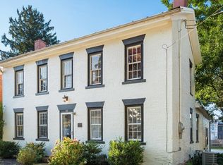 133 E College St, Granville, OH 43023