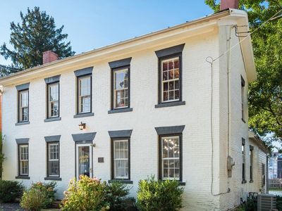 133 E College St, Granville, OH, 43023