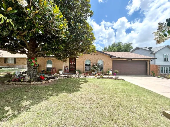 5812 Bunker Blvd, Watauga, TX 76148