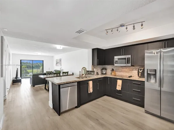 16141 Blatt Blvd APT 411, Weston, FL 33326
