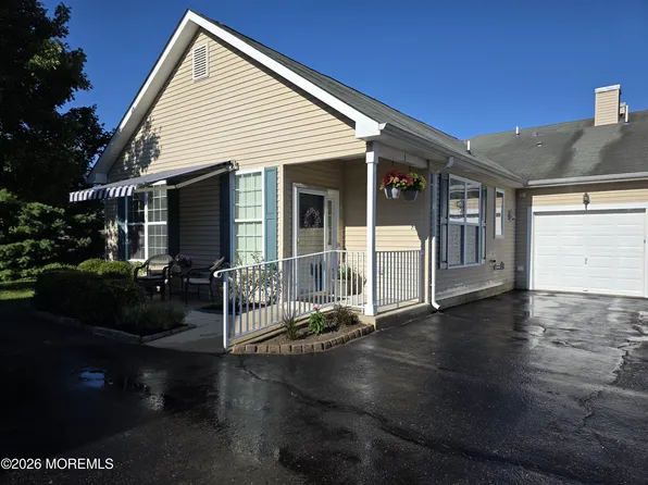 8 Fennel Court, Whiting, NJ 08759
