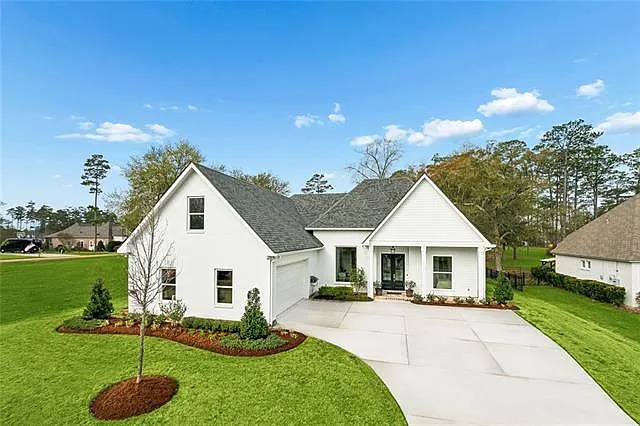 305 Steeplechase Dr — Photo 2