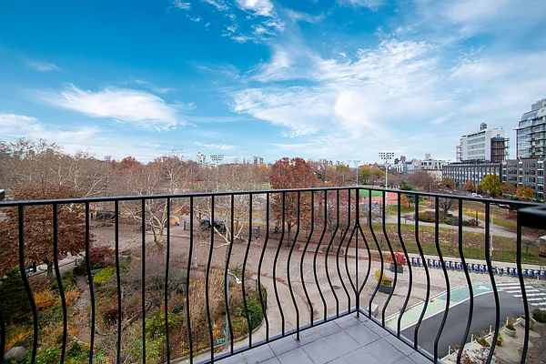 Rented by REAL New York | media 9