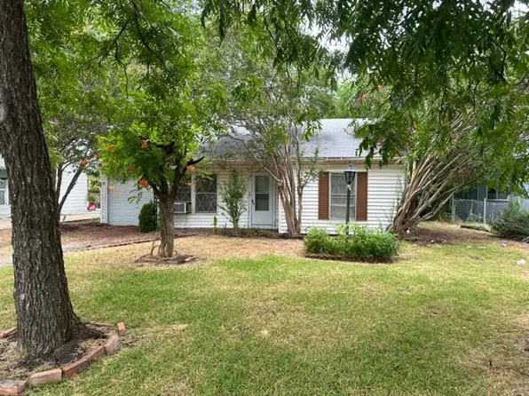 602 SE 10th St, Grand Prairie, TX 75051