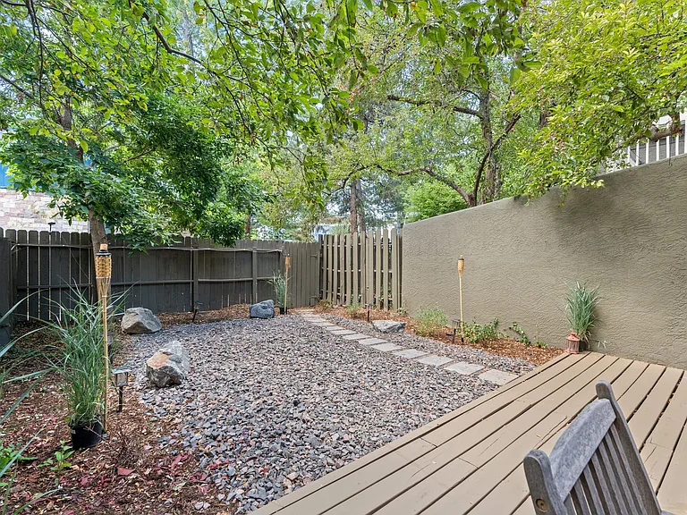 2926 Glenwood Dr — Photo 17