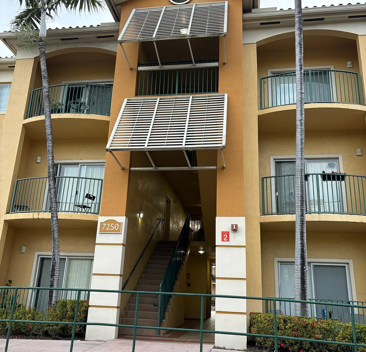 2 bed, 1790 sqft, $2,400 — Photo 1