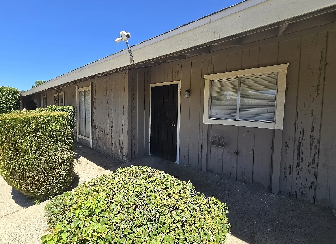 3 bed, $2,250 — Photo 2