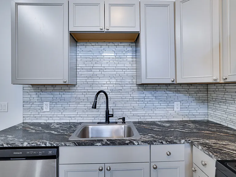 633 McKinley St #102 — Photo 14