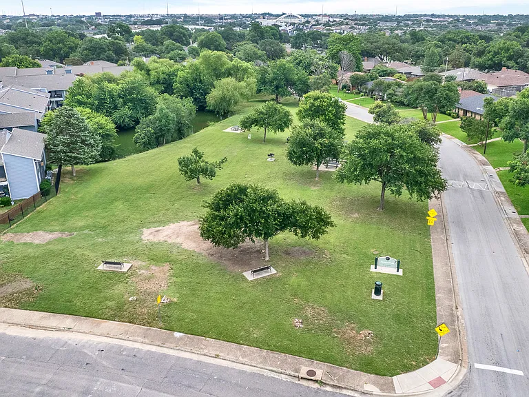 9471 Timberleaf Dr — Photo 38