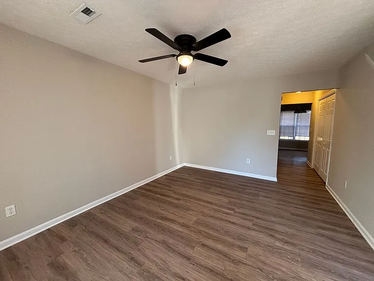 1150-1156 1164 Woodland #DRIVE;-1204 — Photo 9