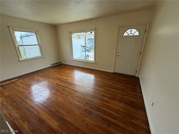 2nd image of 12510 Grimsby Ave