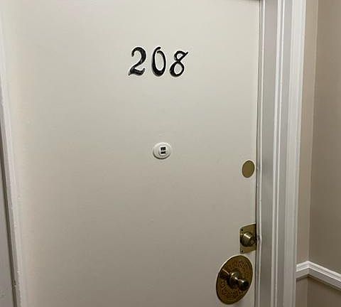 3rd image of 516 S Alexandria Ave #208