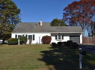 3 Virginia Pine Dr, Medford, NY 11763