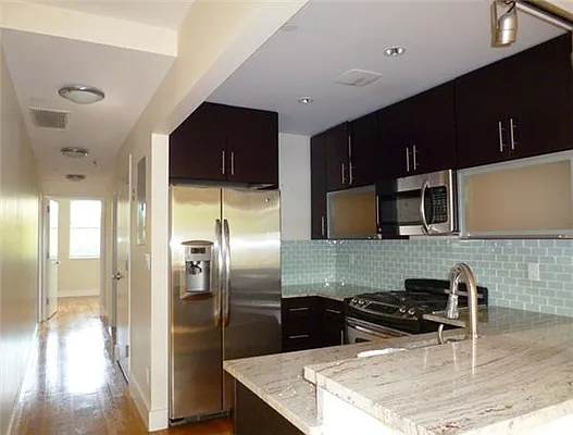 Rented by R New York | media 9