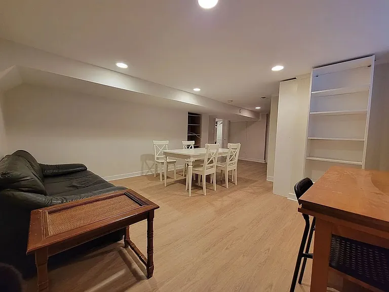 1418 44th St NW #B — Photo 9