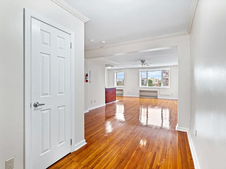 1st image of 8825 153rd St APT 5R