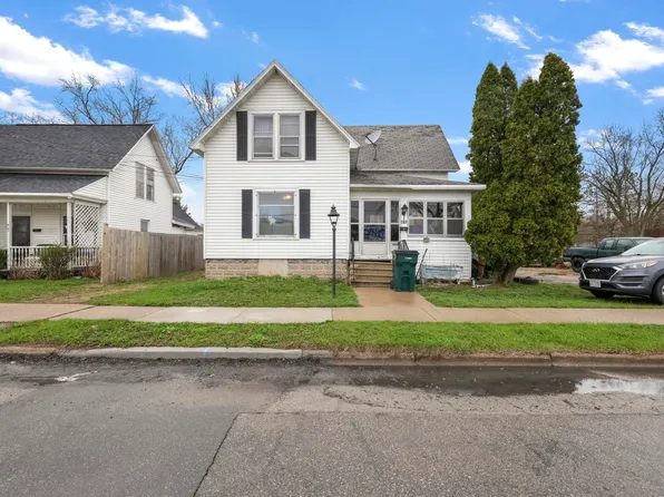 415 W Waupaca St, New London, WI 54961