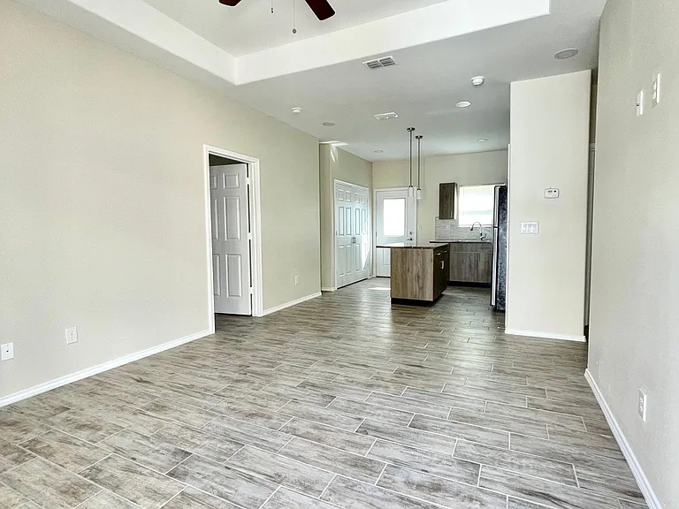 5203 N Hiawatha Dr #1 — Photo 10