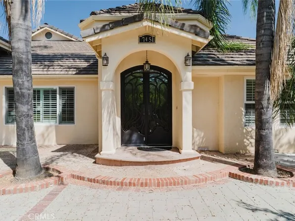 17451 Osborne St, Northridge, CA 91325