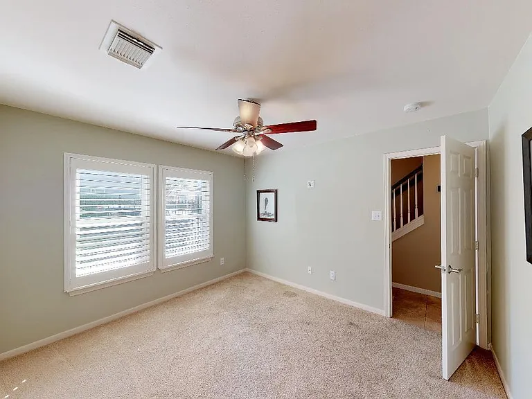 2128 Gillette St — Photo 11