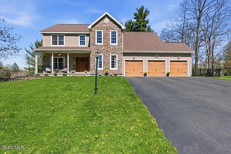 3rd image of 29 Fife Drive