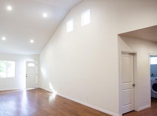 7332 Zelzah Ave, Reseda, CA 91335