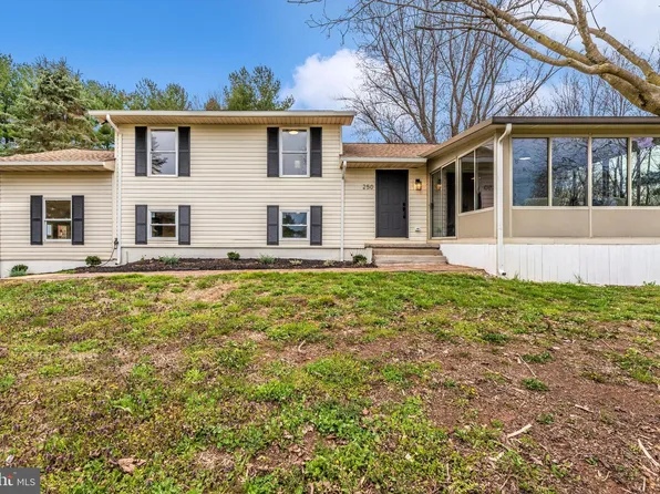 250 Barnhart Rd, Westminster, MD 21158