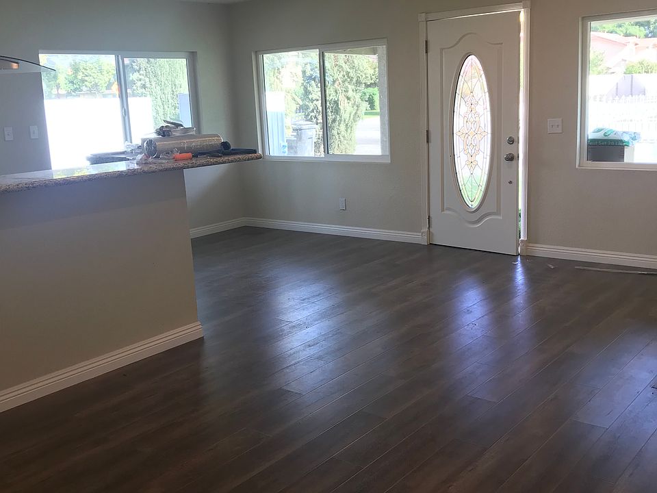 1st image of 1373 S San Antonio Ave