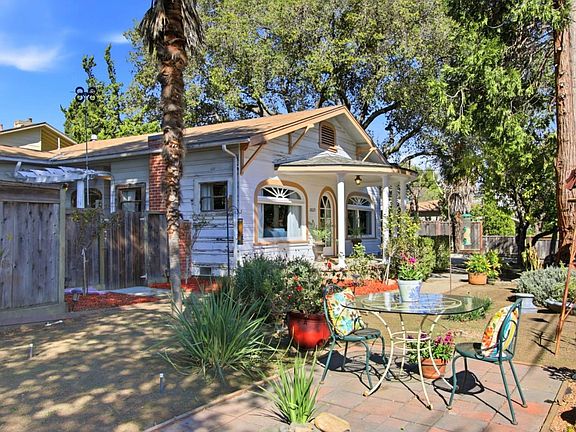 5th image of 10625 Merriman Rd