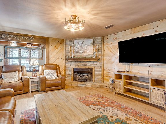 5th image of 3914 Redbird Ln