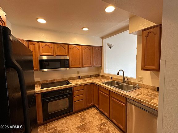 4th image of 924 S Hacienda Dr Unit D