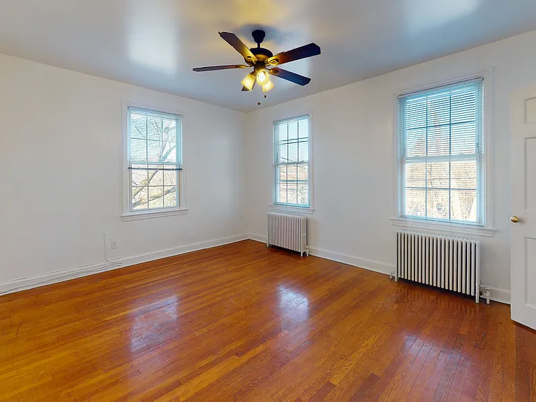 4034 Calvert St NW #5 — Photo 3