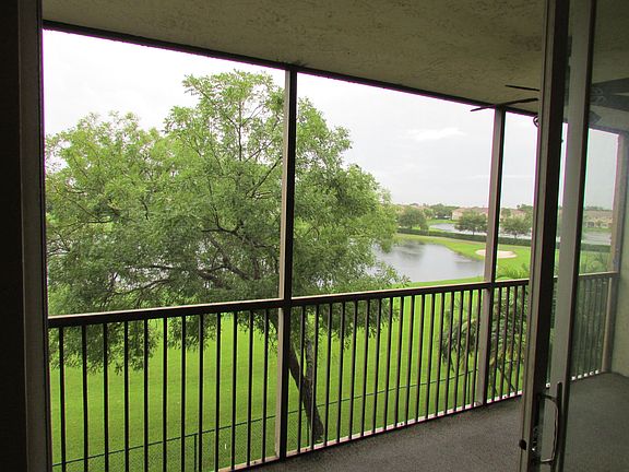 4th image of 3300 W Rolling Hills Cir APT 303