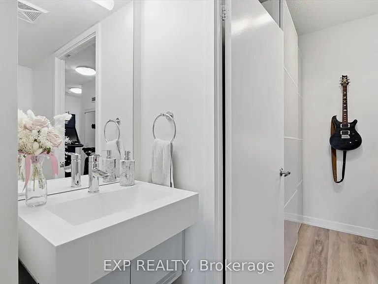 38 Dan Leckie Way #2103 — Photo 27