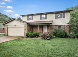 9205 Roger Lee Ln, Saint Louis, MO 63126