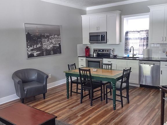 4th image of 3144 Woodbine Ave #A