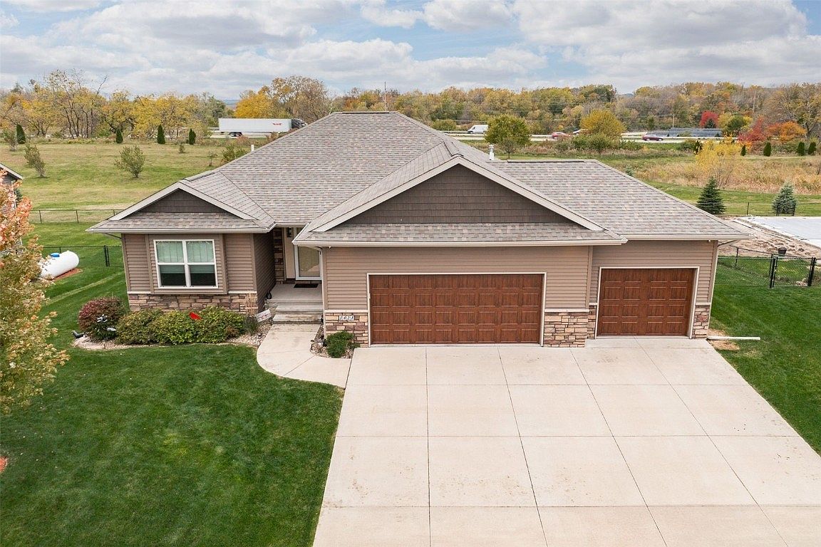 1821 Wenrose Dr NE, North Liberty, IA 52317 Zillow