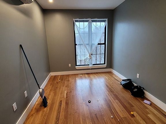 5th image of 1772 Bergen St #4