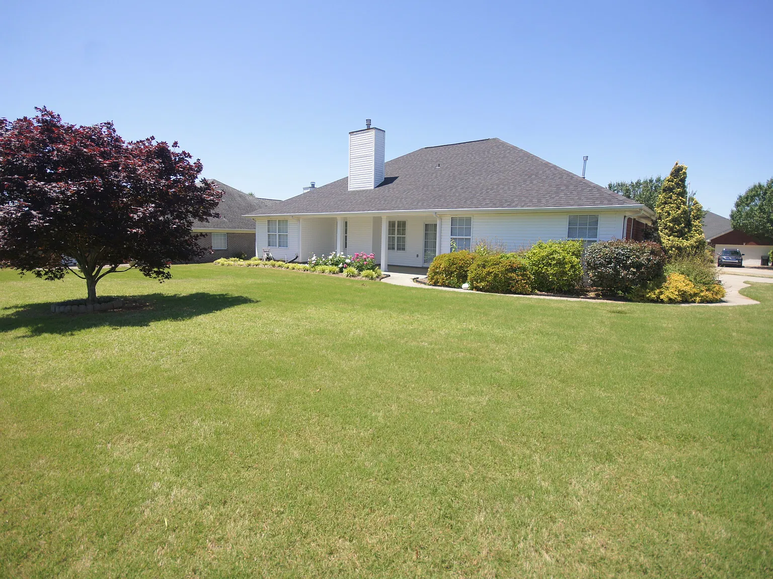 4 bed, 2000 sqft, $1,850 — Photo 2